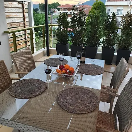 Lägenhet Onar Luxury Néa Péramos